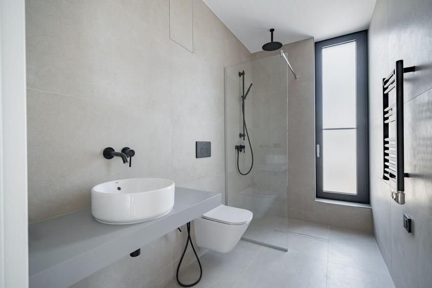 Duplex cu 6 camere cu Piscina în Tunari