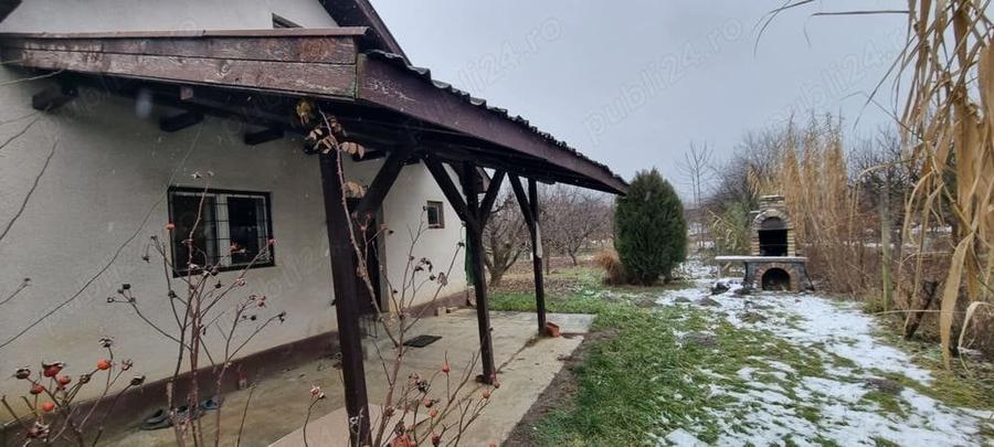 Casă cu 2 camere cu Teren 770 Mp în Bercu Roșu