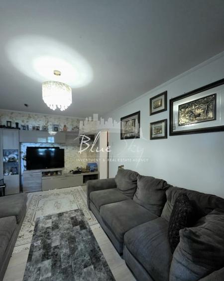 Apartament cu 3 camere semidecomandat, mobilat în Dacia
