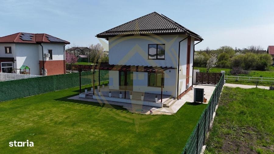 Casă cu 4 camere în Săftica