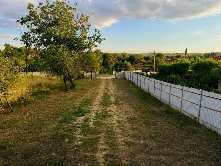 Casă cu Teren 1000 Mp în Central
