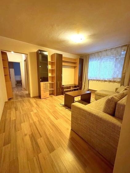 Apartament cu 3 camere decomandat în Cetății