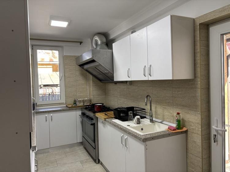 Casă cu 4 camere cu Teren 500 Mp în Central