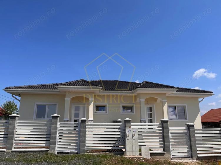 Casă cu 3 camere cu Canalizare în Bucovăț (Remetea Mare)