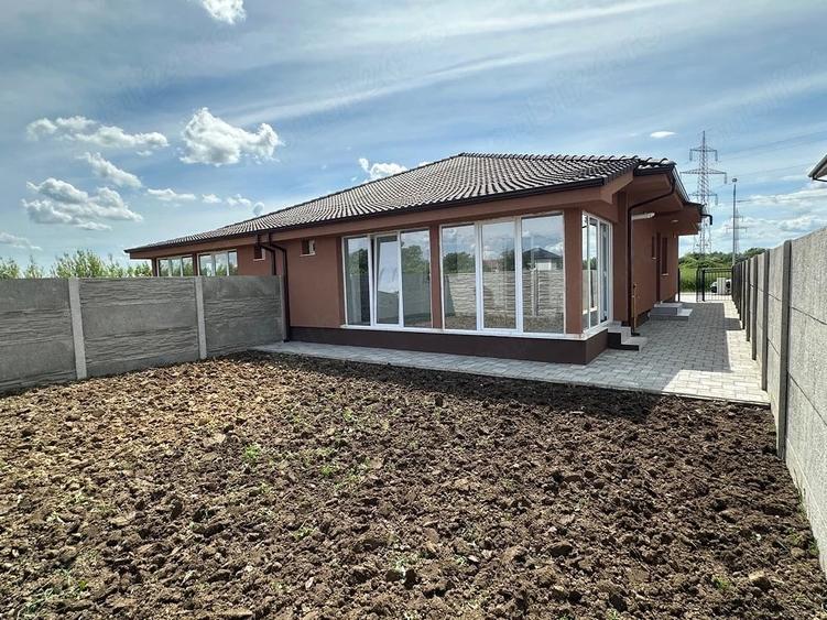 Casă cu 4 camere cu Teren 600 Mp în Central