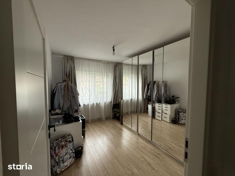 Apartament cu 3 camere decomandat în Între Lacuri