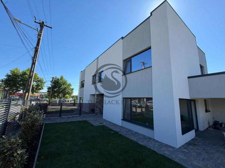Duplex cu 4 camere cu Canalizare în Central