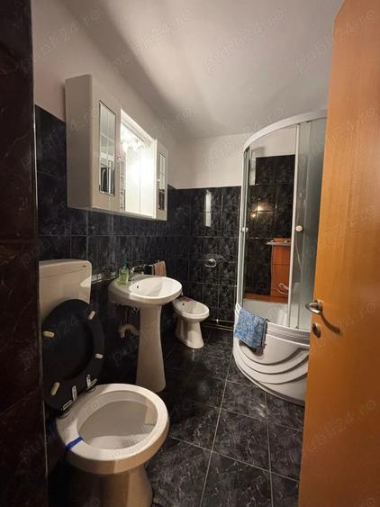 Apartament cu 3 camere decomandat în Tomești