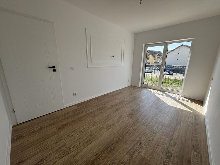 Duplex cu 4 camere cu Canalizare în Șelimbăr