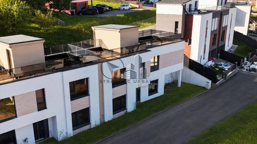 Duplex cu 4 camere cu Canalizare în Bună Ziua