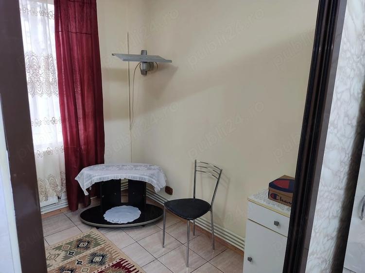 Inchiriez apartament 2 camere etaj 1 Micro 19 - 2