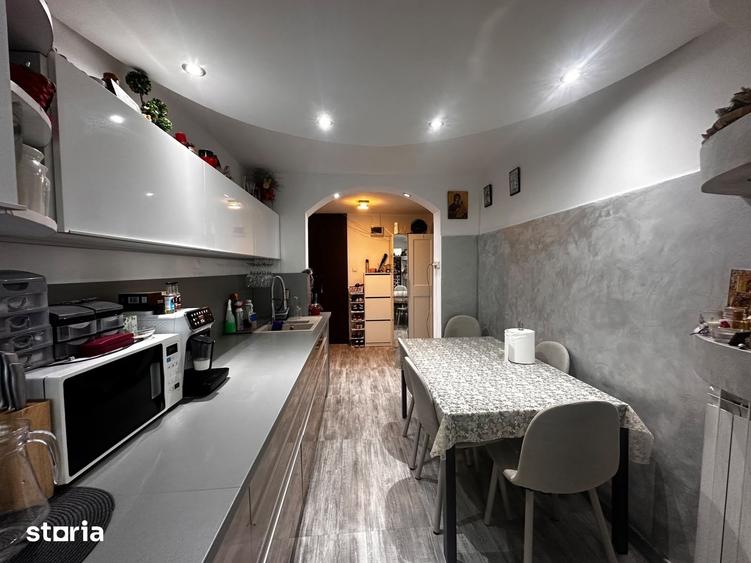 Apartament cu 3 camere decomandat în Berceni