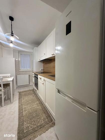 Apartament cu 3 camere decomandat în Micro 15