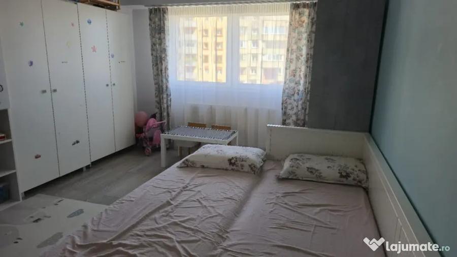 Apartament cu 3 camere decomandat în Mărăști