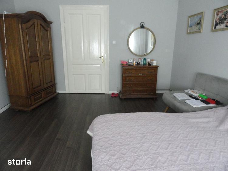 Casă cu 4 camere cu Teren 313 Mp în Central