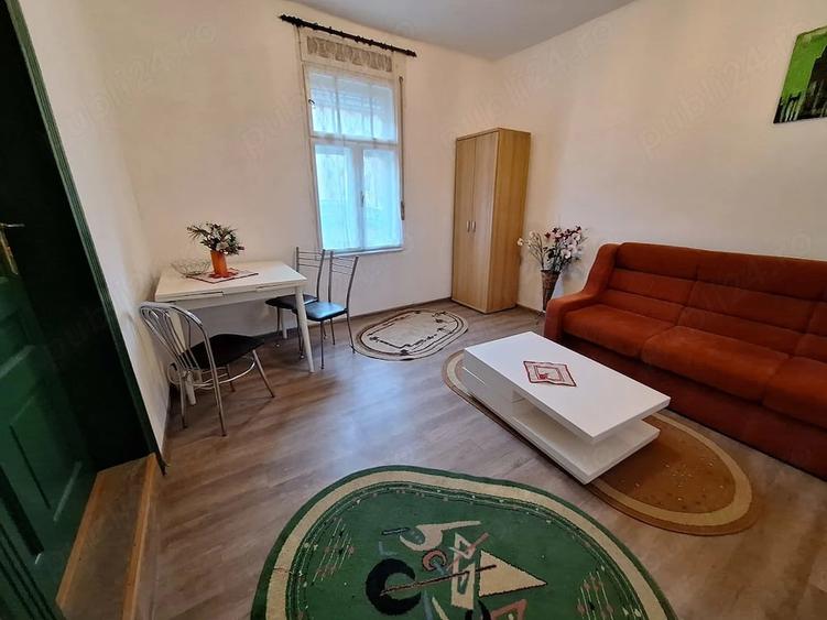 Casă cu 2 camere cu Teren 50 Mp în Drăgășani