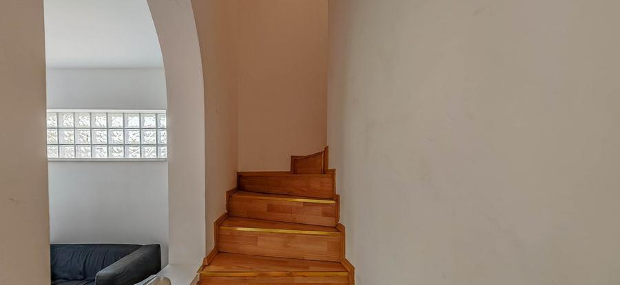 Casă cu 5 camere cu Canalizare în Barbu Văcărescu