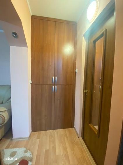 Apartament cu 2 camere semidecomandat, mobilat în Craiovei