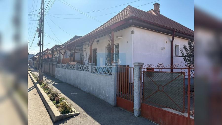 Duplex cu 2 camere cu Canalizare în Sud