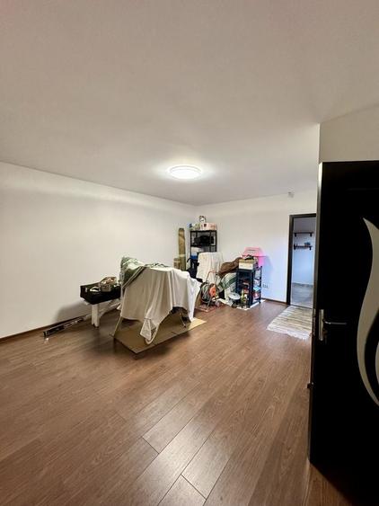 Casă cu 3 camere semidecomandat în Cordun