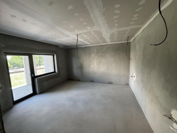 Casă cu 4 camere în Micro 3