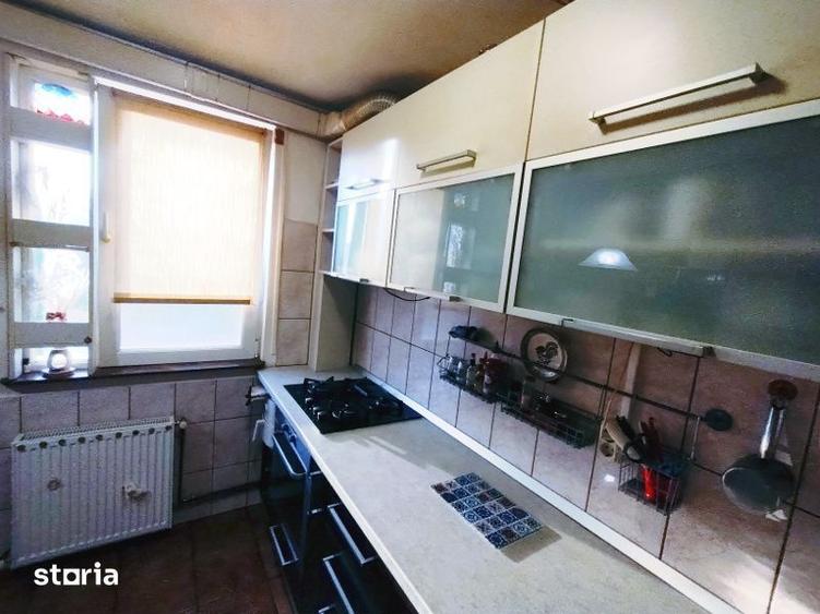 Apartament cu 3 camere semidecomandat, mobilat în Titan