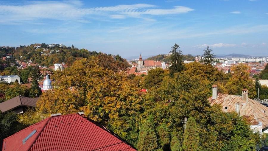 Casă cu 4 camere în Schei
