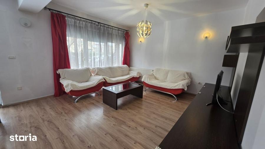 Casă cu 5 camere cu Teren 500 Mp în Străulești