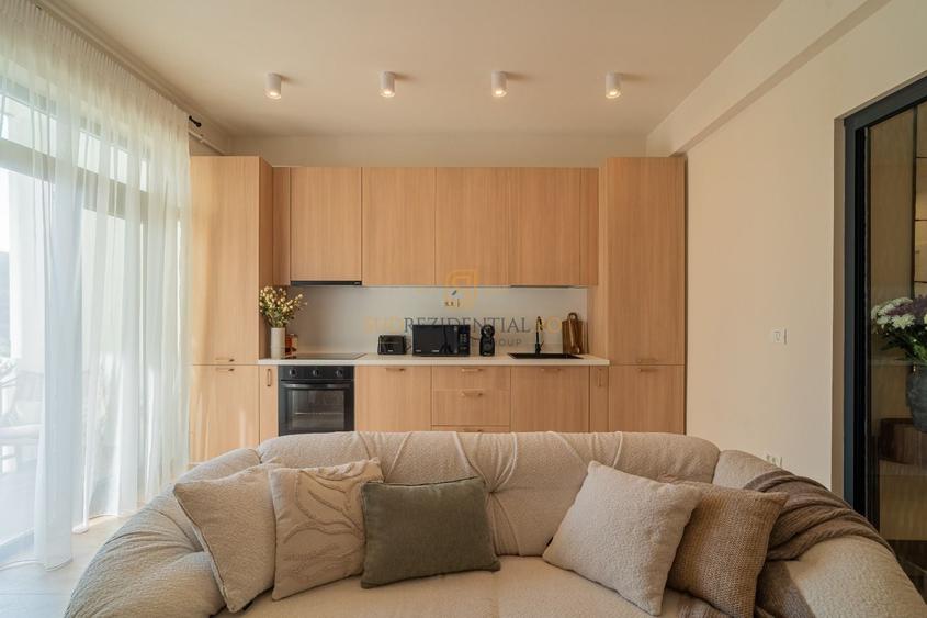 Apartament cu 5 camere decomandat, mobilat în Armeneasca