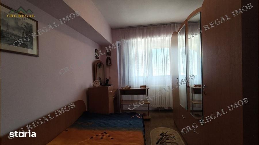 Apartament cu 4 camere decomandat în Colentina
