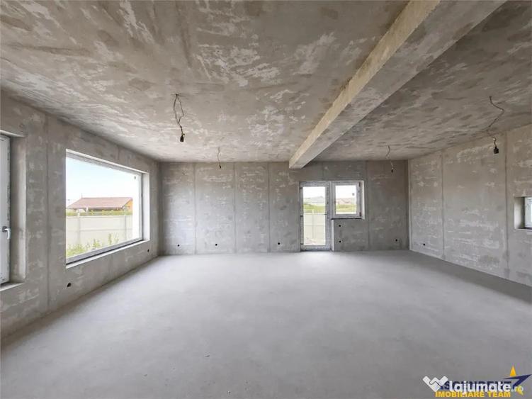 Casă cu 4 camere cu Teren 500 Mp în Sânpetru