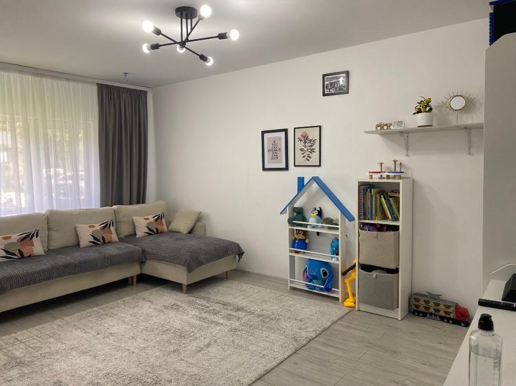 Apartament cu 2 camere decomandat, mobilat în Trivale