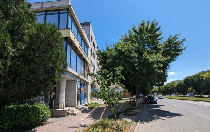 Spațiu comercial, de 360 mp, în Farfuria