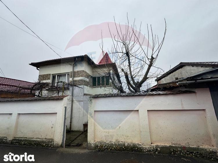 Casă cu 5 camere cu Teren 463 Mp în Bariera Vâlcii