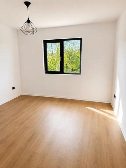 Casă cu 4 camere în Periș