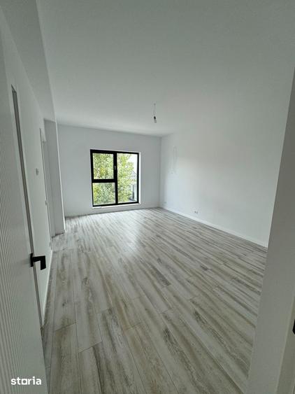 Casă cu 4 camere cu Teren 230 Mp în Central