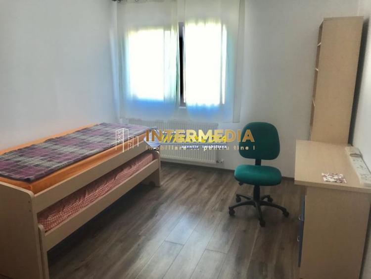 Duplex cu 4 camere cu Canalizare în Micești