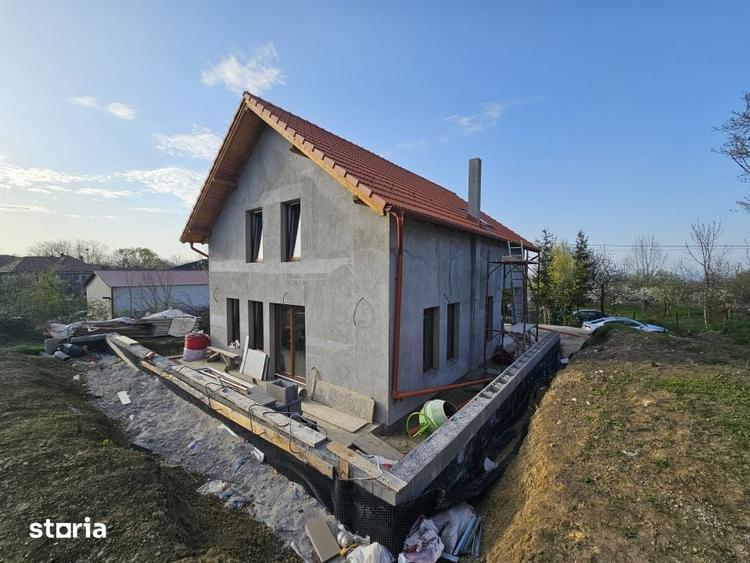 Casă cu 5 camere cu Teren 783 Mp în Feleacu