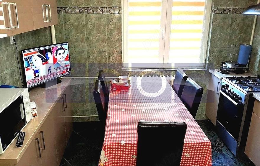 Apartament cu 4 camere decomandat, mobilat în Unirii