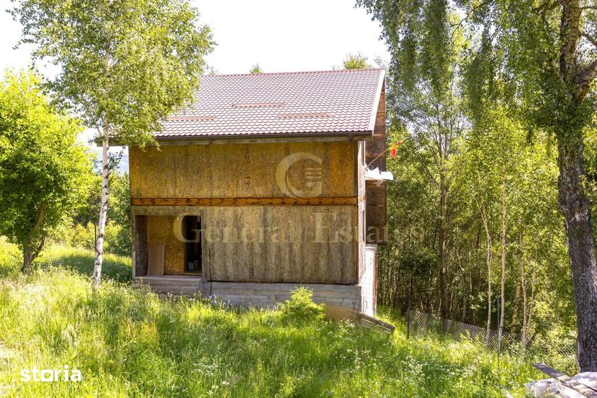 Casă cu 4 camere cu Teren 4160 Mp în Moieciu