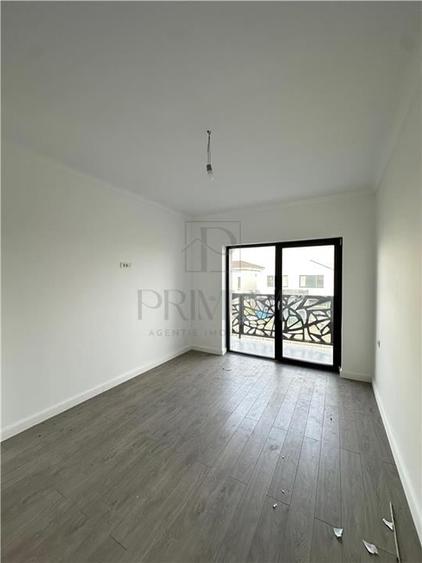 Duplex cu 4 camere cu Canalizare în Giroc