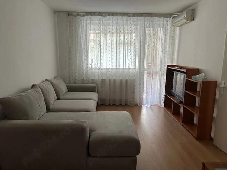 Apartament cu 2 camere semidecomandat în Pajura