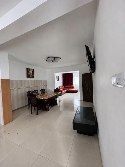 Casă cu 4 camere cu Teren 4044 Mp în Drăgoești