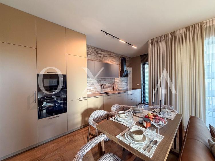 Apartament cu 3 camere semidecomandat, mobilat în Semicentral