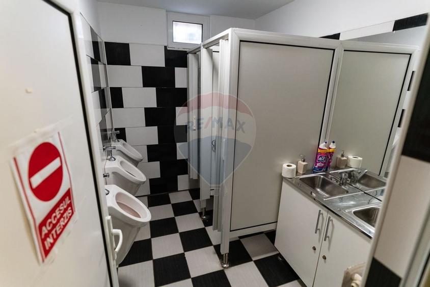 Spațiu comercial, de 200 mp, în Central