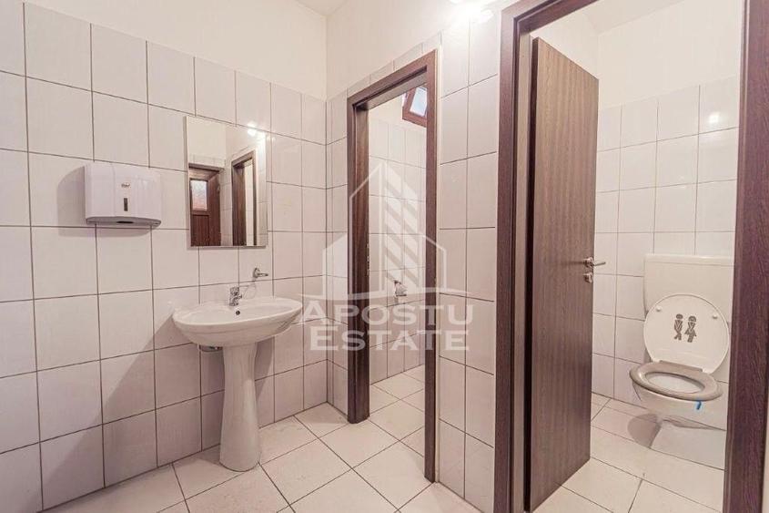 Casă individuală cu 10 camere cu Canalizare în Bucovina