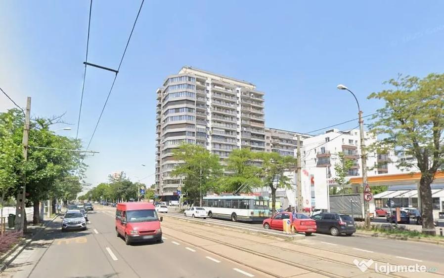 Spațiu comercial, de 143 mp, în Pajura