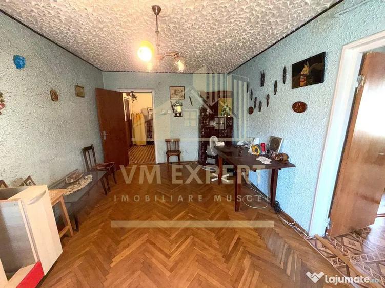 Apartament cu 3 camere semidecomandat în Central