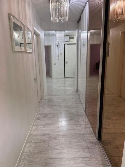 Apartament cu 3 camere decomandat, mobilat în Central