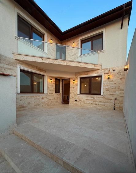 Casă cu 5 camere cu Teren 230 Mp în Central